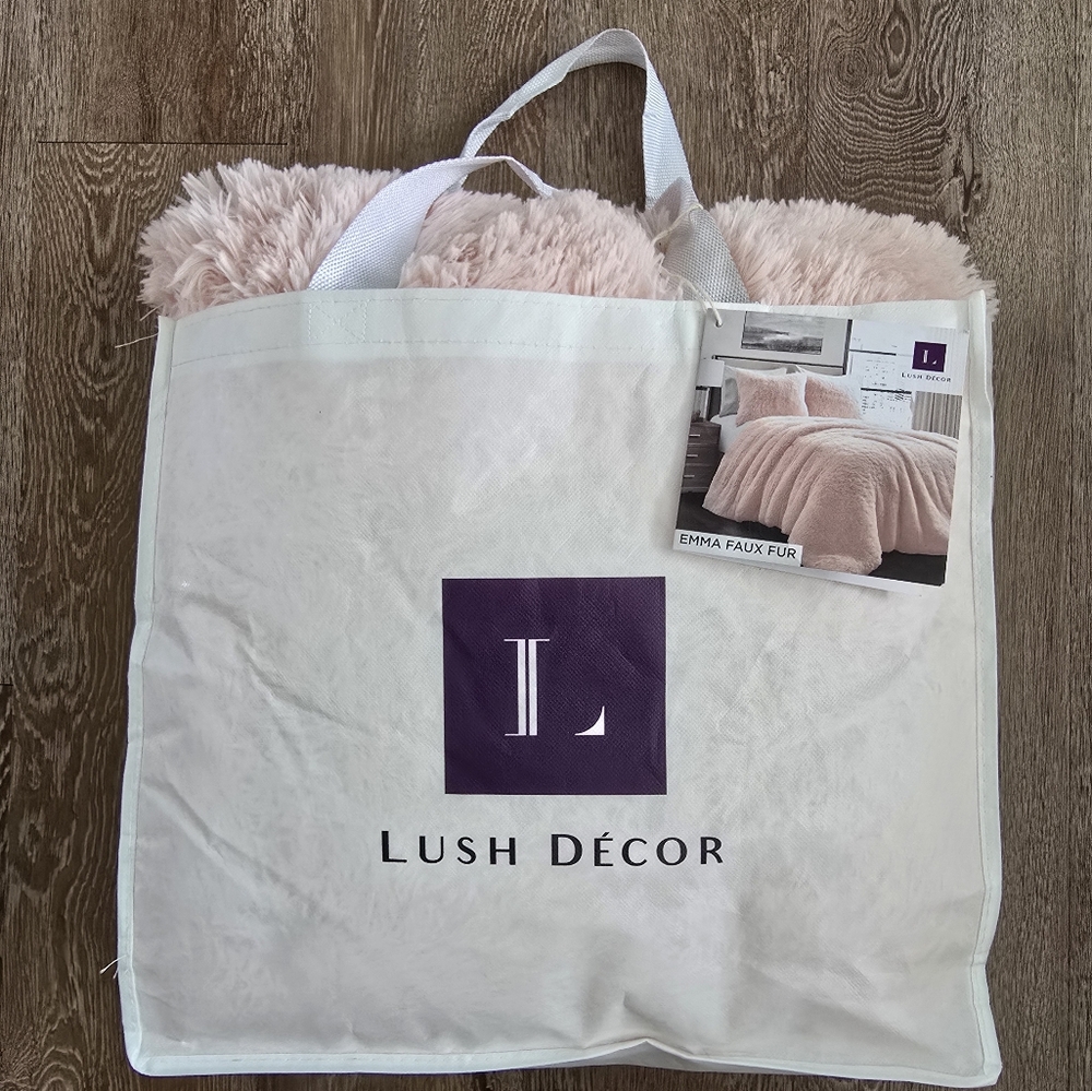Lush Décor Pink Faux Fur Comforter Set